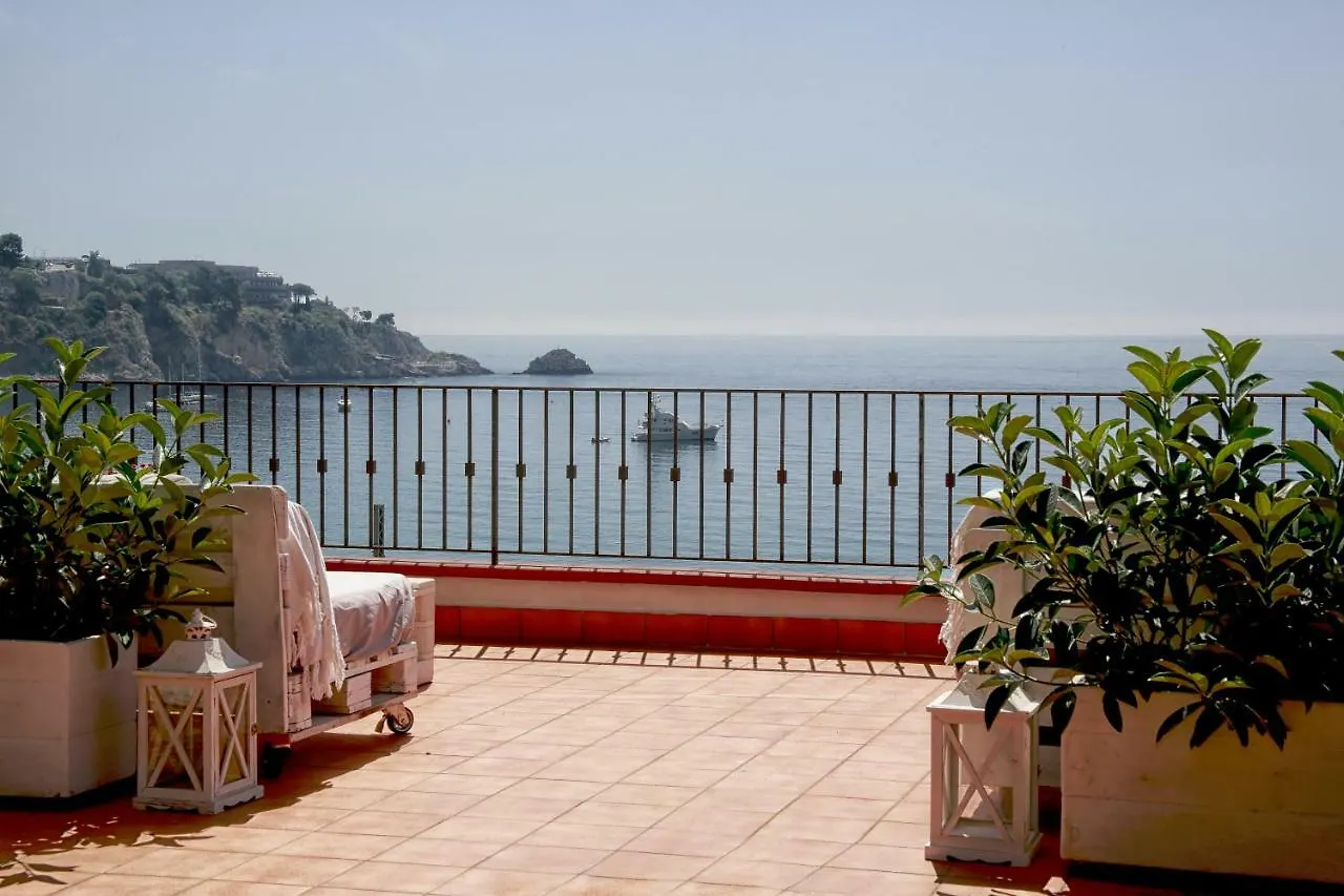 B&B Sottocoperta Taormina 0*,  İtalya